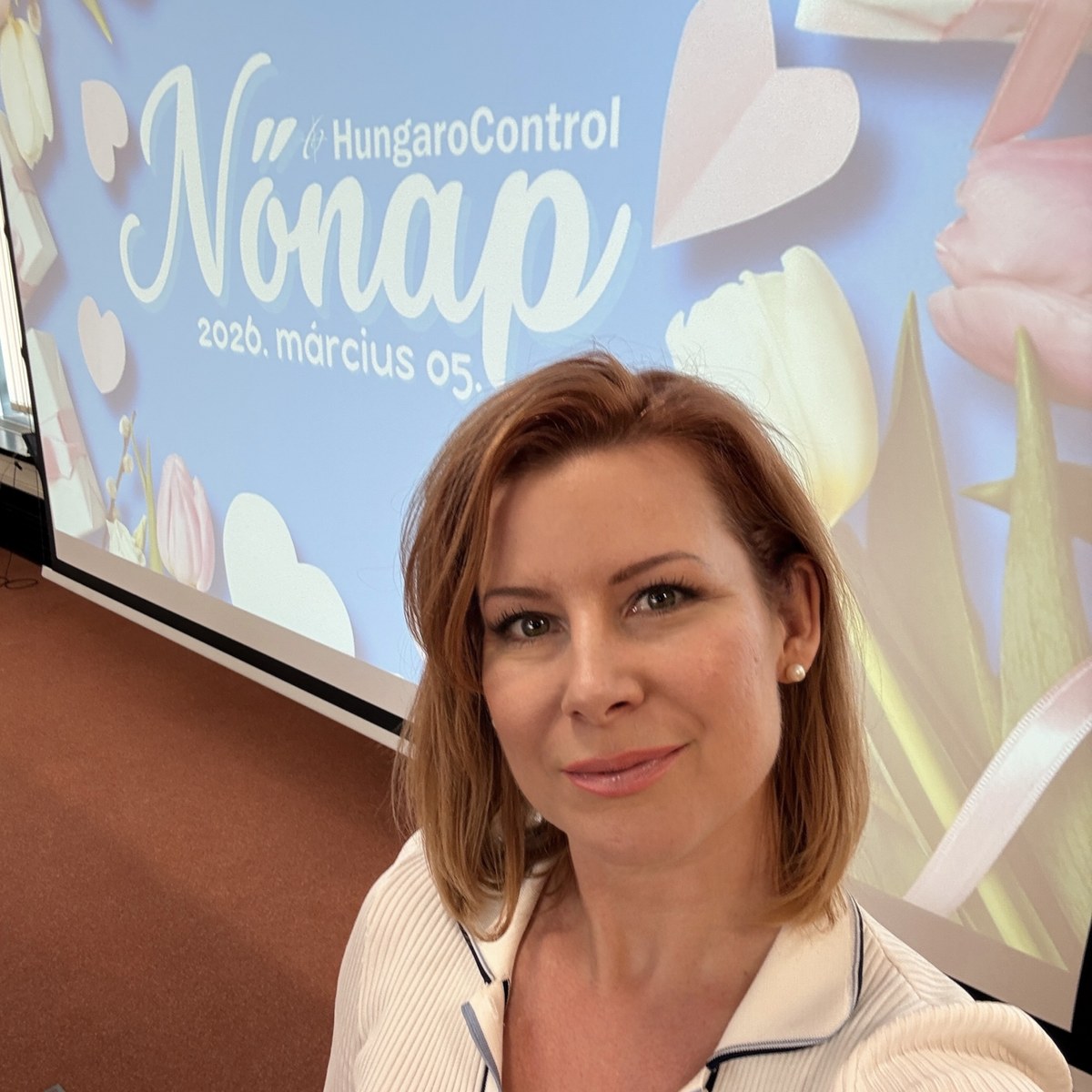 Arcjóga Workshop Cégeknek: A Jólét Útja az Irodai Környezetben